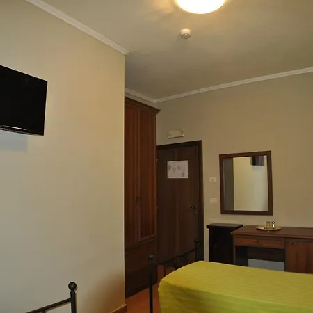 Ξενοδοχείο Fioriti 3*